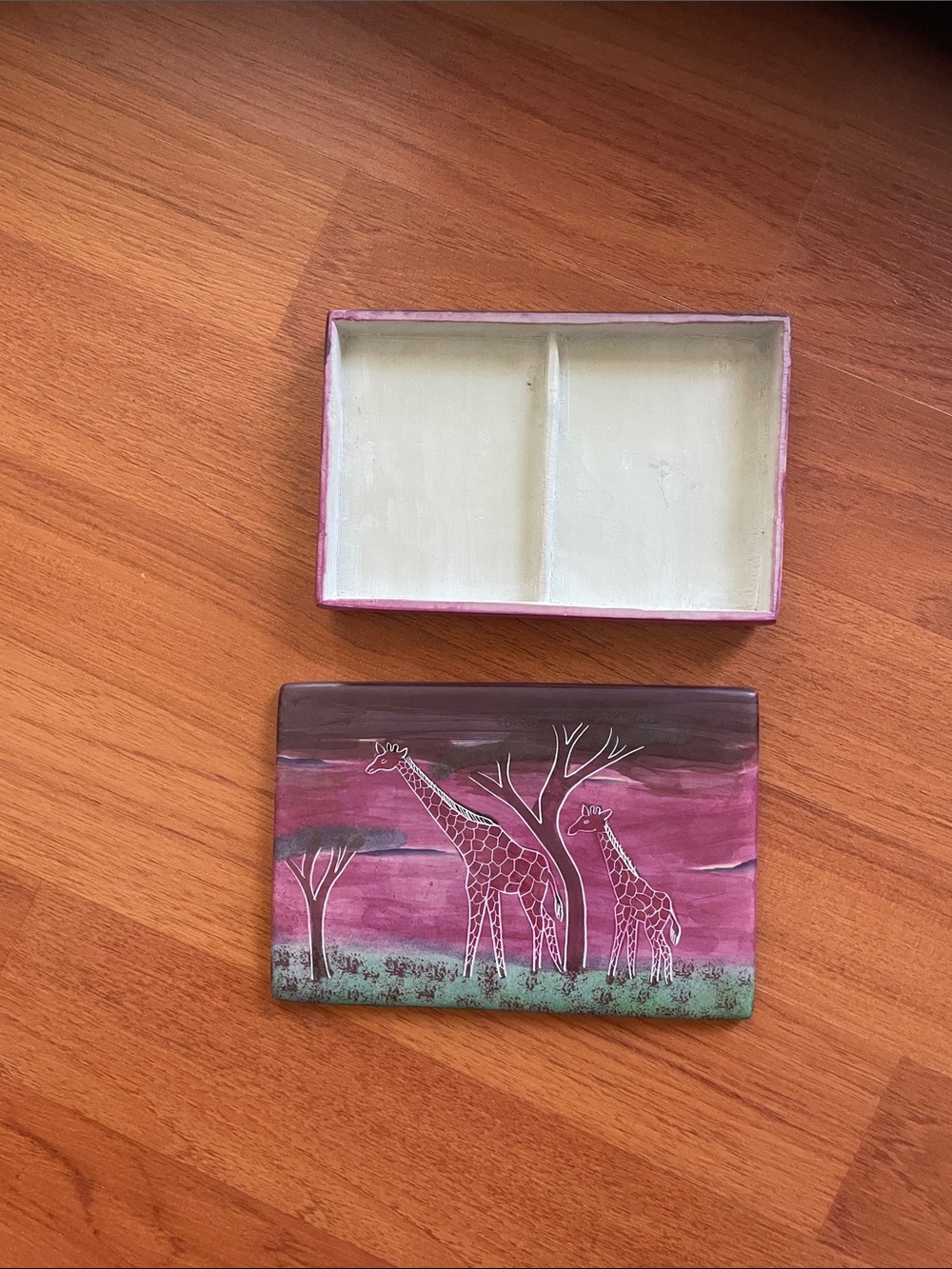 Hand-crafted & painted in Kenya Giraffe Ceramic Trinket box in Purple - Picture 2 of 4